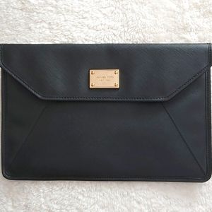 Michael kors envelop clutch